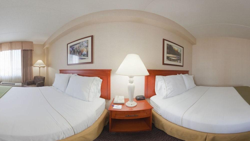 Holiday Inn Express Hotel & Suites Coralville, An Ihg Hotel Dış mekan fotoğraf