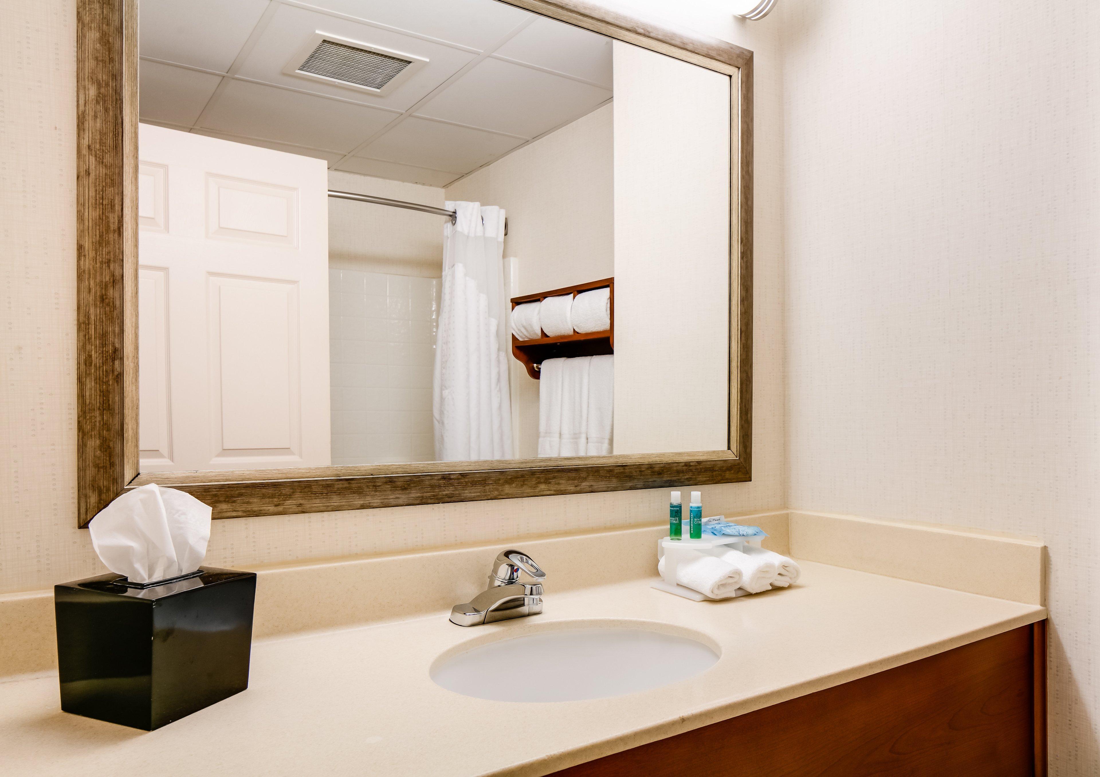 Holiday Inn Express Hotel & Suites Coralville, An Ihg Hotel Dış mekan fotoğraf